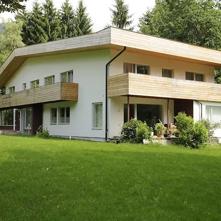 Laerchenhof אפריץ