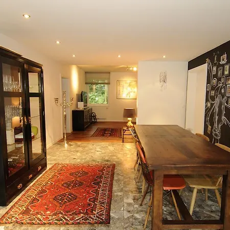 Laerchenhof אפריץ